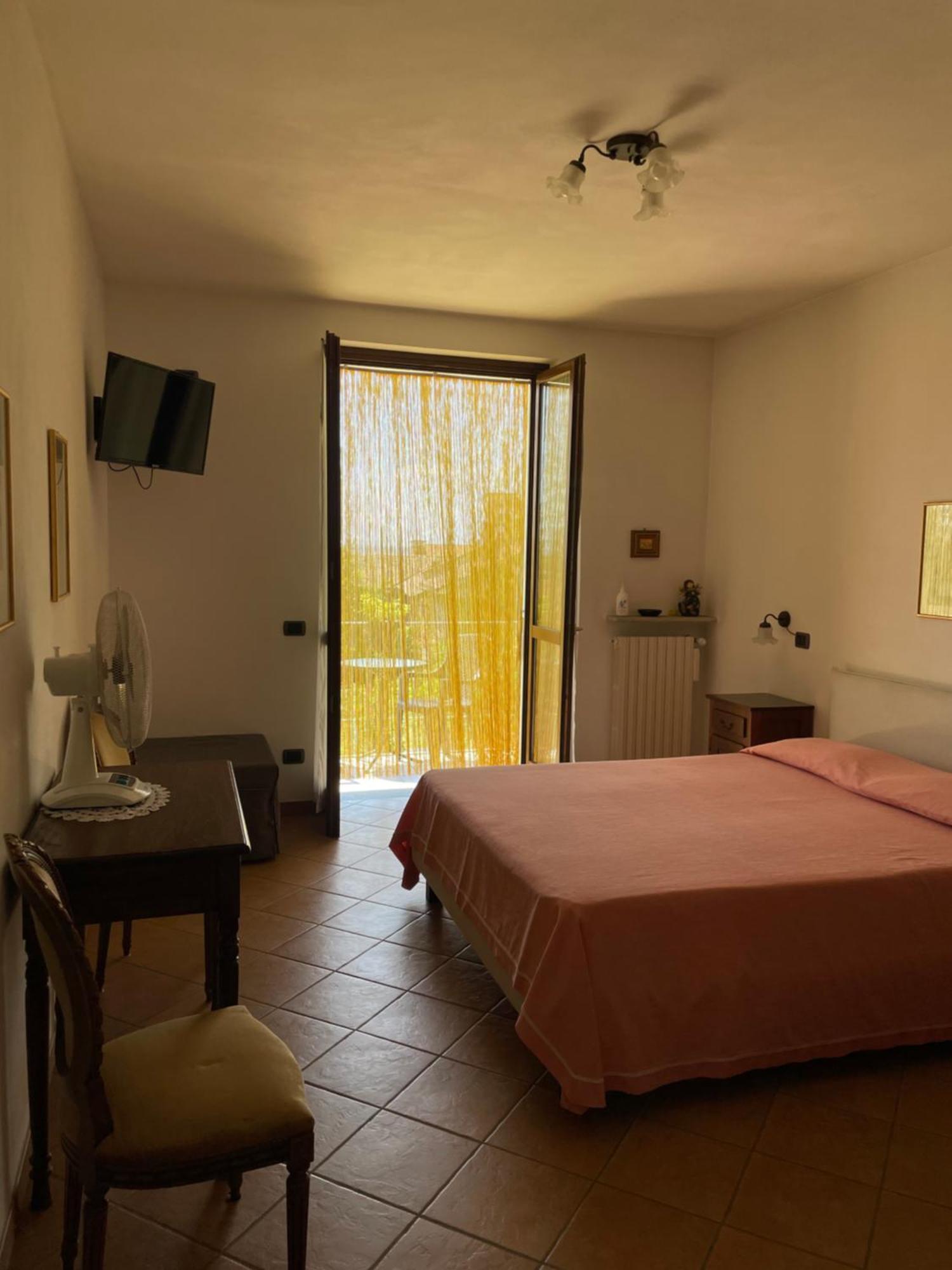 Agriturismo Le Viole Guest House Barolo Luaran gambar